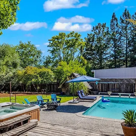 Pool Paradise In Wine Country!